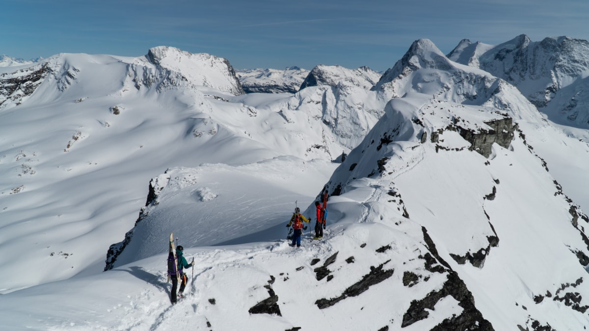 party of three looking at the panorama on the jupiter traverse