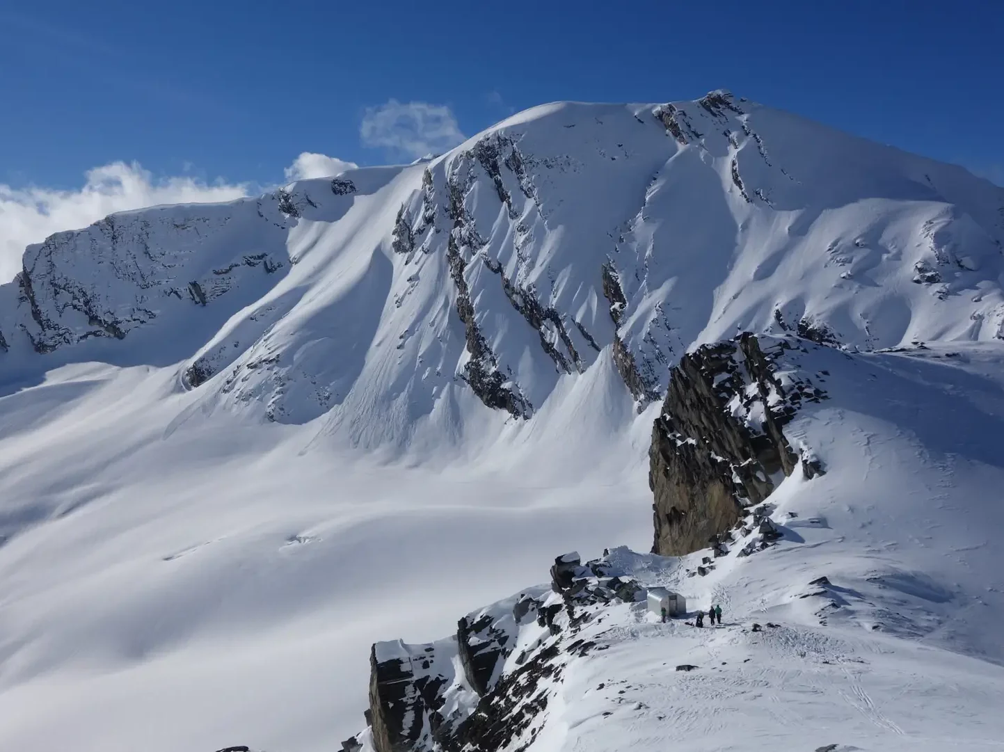 Sapphire Col hut