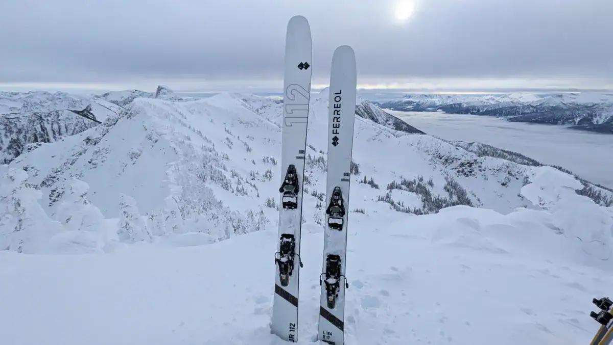 ferreol surfeur 112 product shot on a snowy peak